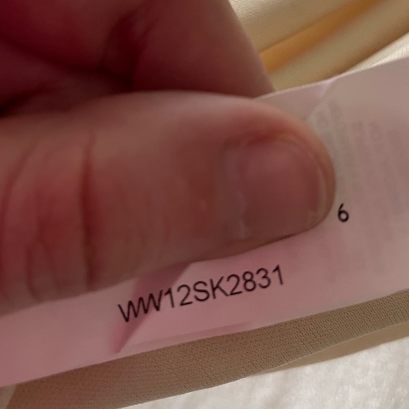 Joe Fresh Loved, Like New Women’s Gold and Silver Sequinned Skirt Size Small S/P - Picture 2 of 8